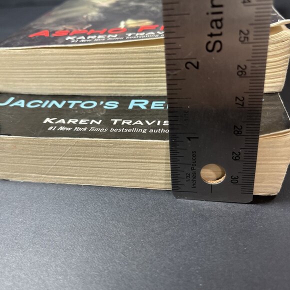 Lot Of 2 Gears Of War Aspho Fields / Jacinto’s Remnant By Karen Traviss SC US - Picture 16 of 16